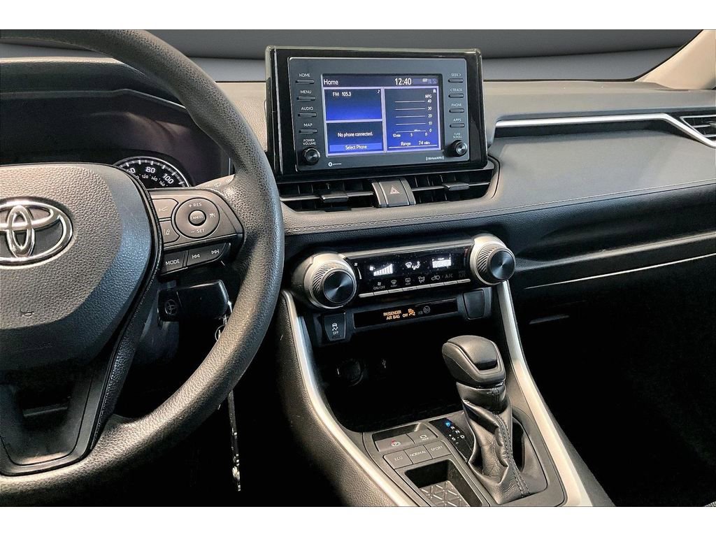 Used 2021 Toyota RAV4 LE image 8