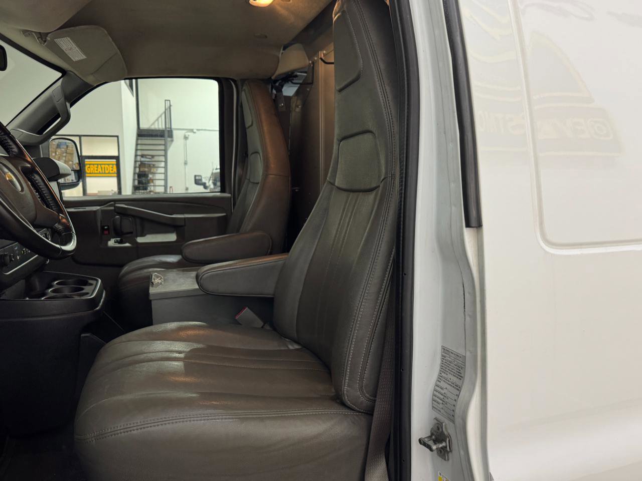 Used 2020 Chevrolet Express 3500 Extended w/ Driver Convenience Package RWD image 5