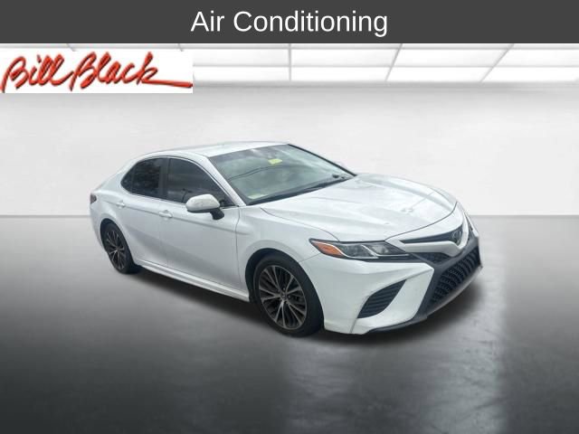 Used 2018 Toyota Camry SE image 2