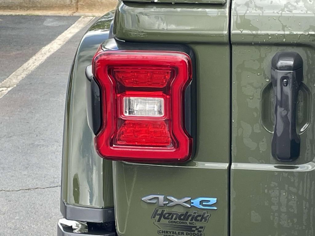 Used 2022 Jeep Wrangler Unlimited Rubicon 4xe image 28