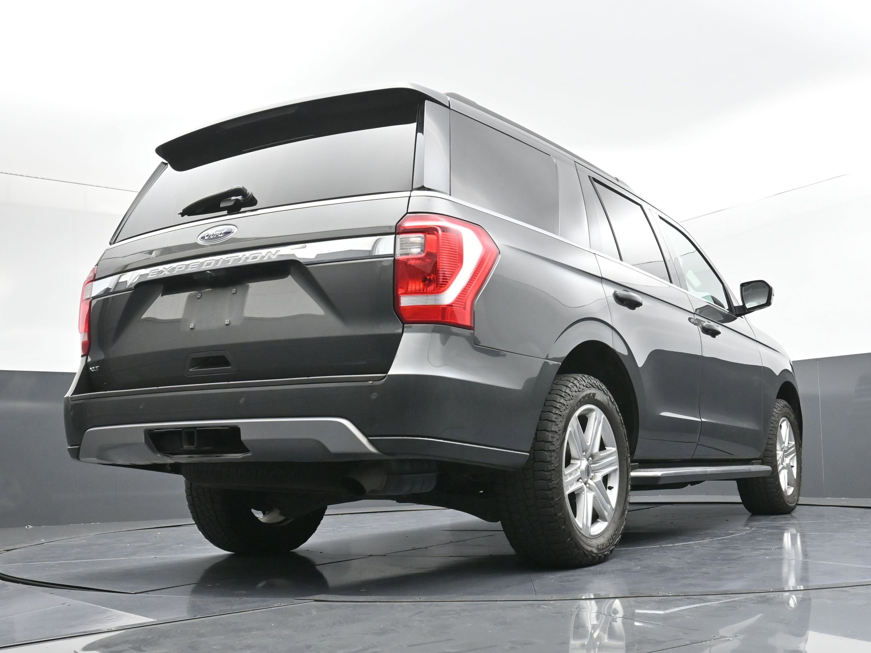 Used 2019 Ford Expedition XLT w/ Equipment Group 202A image 28