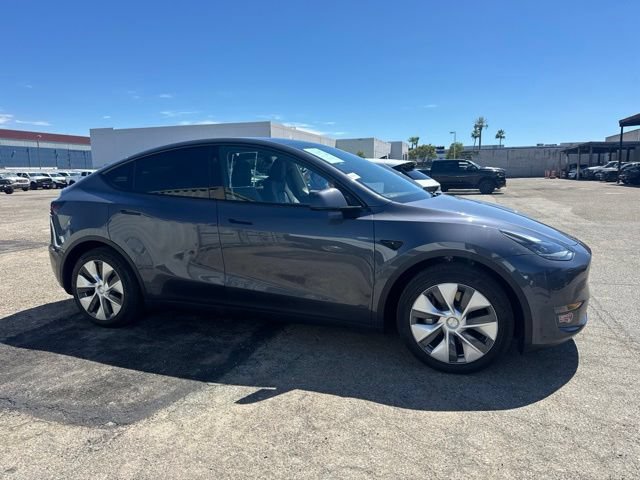 Used 2023 Tesla Model Y 2WD image 4