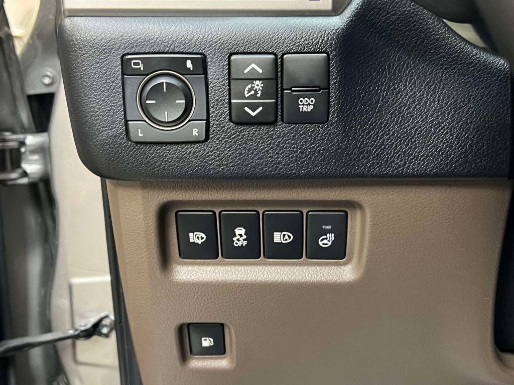 Used 2022 Lexus GX 460 Premium w/ Premium Package AWD/4WD image 21