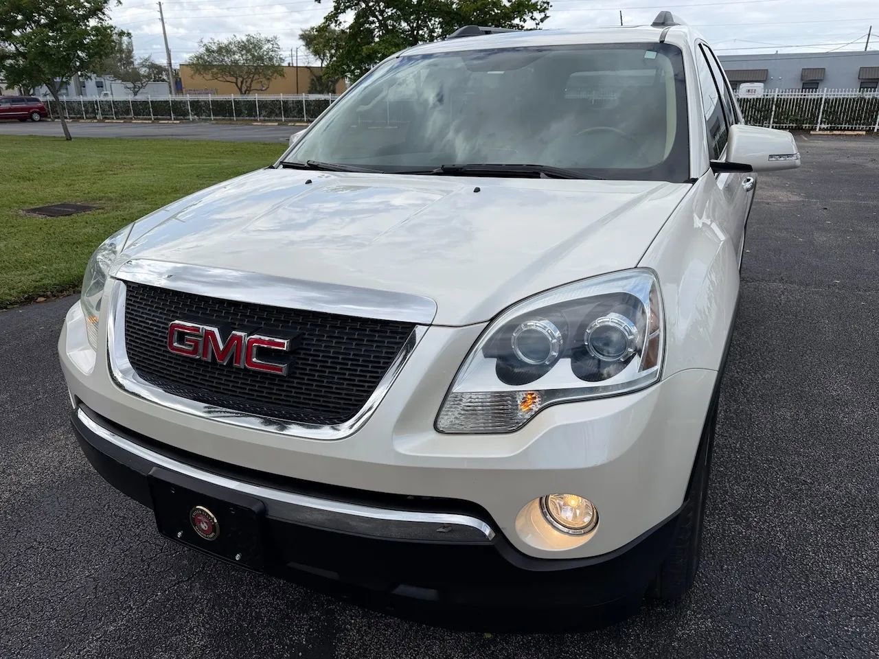 Used 2011 GMC Acadia SLT image 16