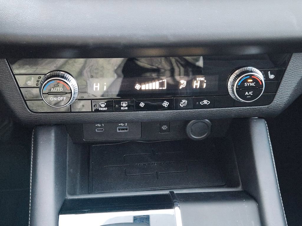 Used 2024 Mitsubishi Outlander FWD image 19