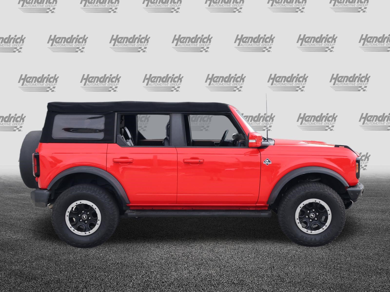 Used 2022 Ford Bronco Outer Banks w/ Sasquatch Package AWD/4WD image 10