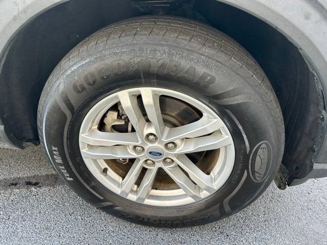 Used 2021 Ford Explorer XLT w/ Equipment Group 202A AWD/4WD image 58