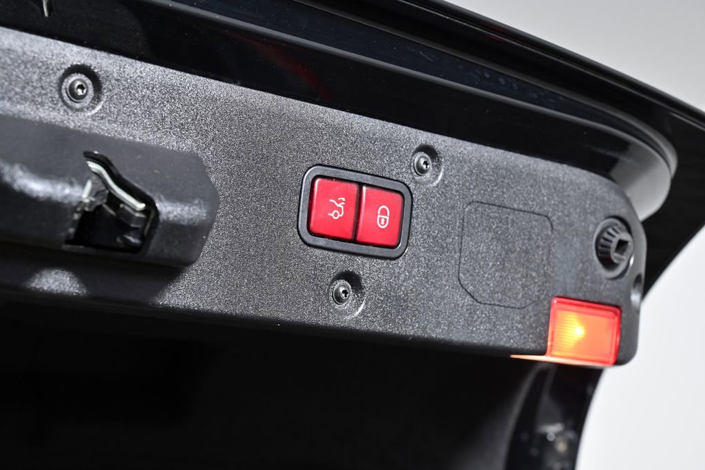 Used 2009 Mercedes-Benz CL 550 4MATIC image 35