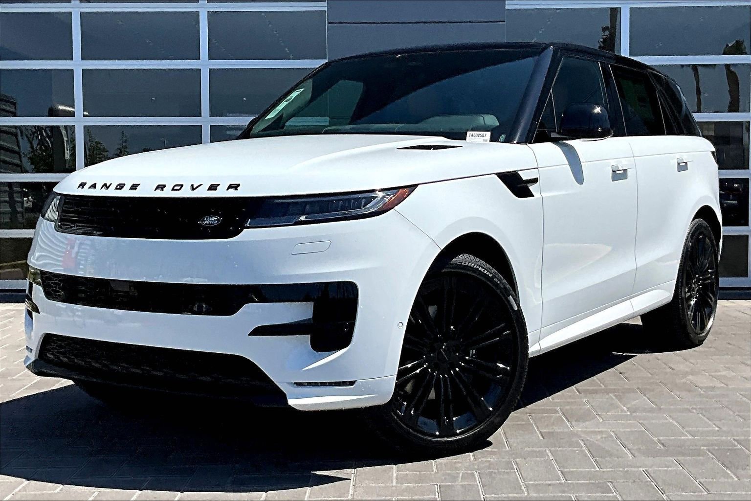 New 2026 Land Rover Range Rover Sport Dynamic SE image 1