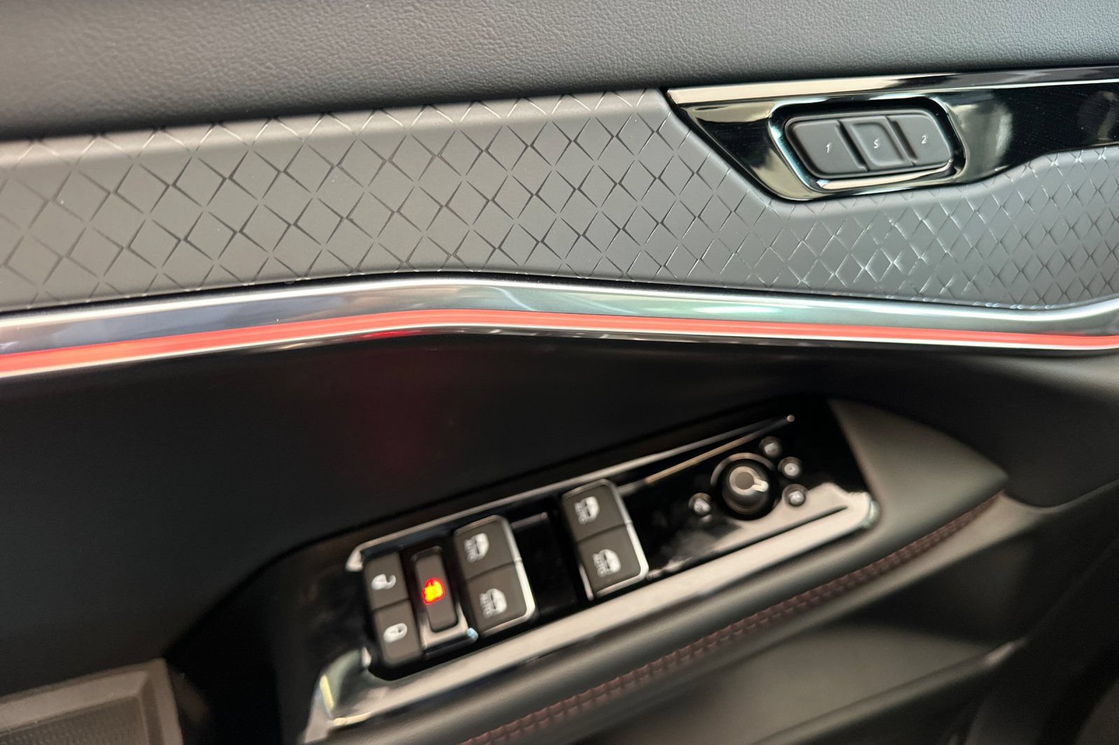 New 2025 Jeep Wagoneer S Limited AWD/4WD image 7