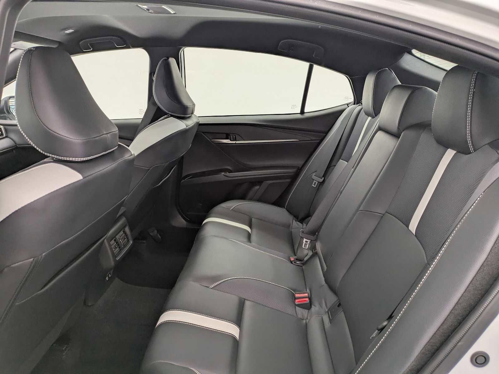 Used 2025 Toyota Camry SE image 20