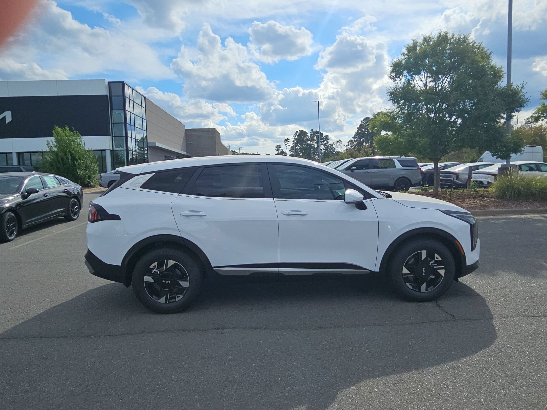 New 2026 Kia Sportage LX FWD image 8