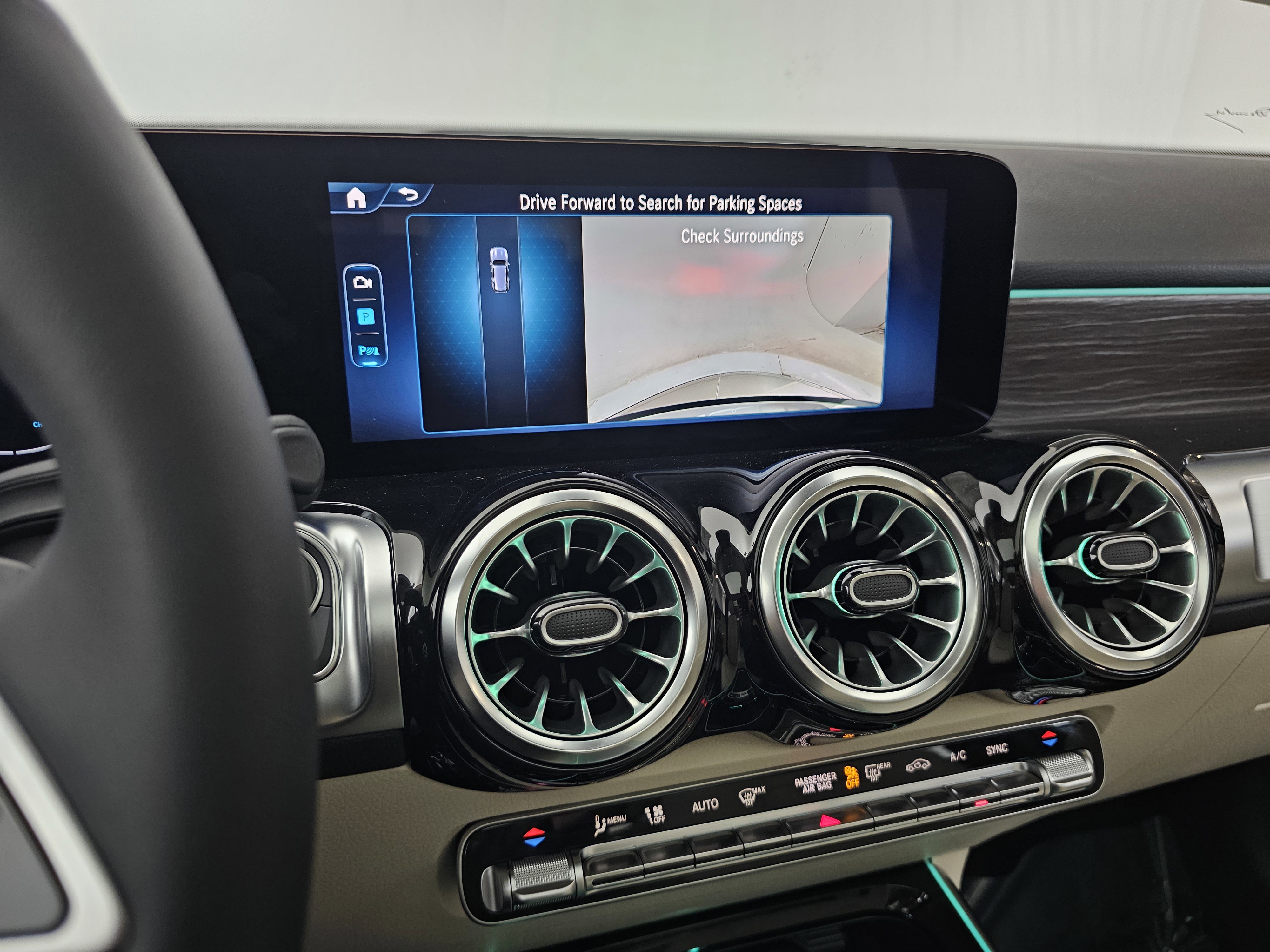 New 2026 Mercedes-Benz GLB 250 4MATIC image 40