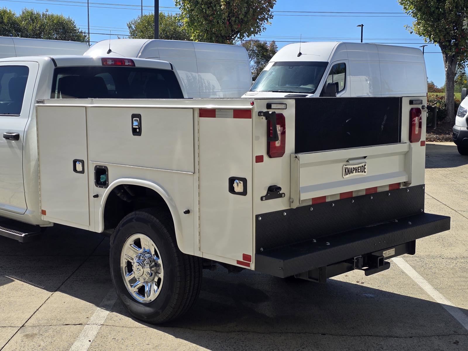 Used 2024 RAM 2500 Tradesman w/ Chrome Appearance Group image 18