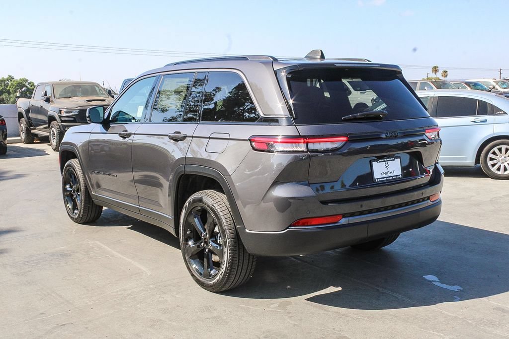 New 2026 Jeep Grand Cherokee Limited w/ Limited Altitude Package RWD image 7