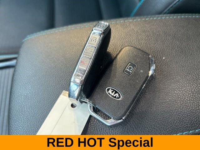 Used 2021 Kia Niro EX Premium w/ Cold Weather Package image 52