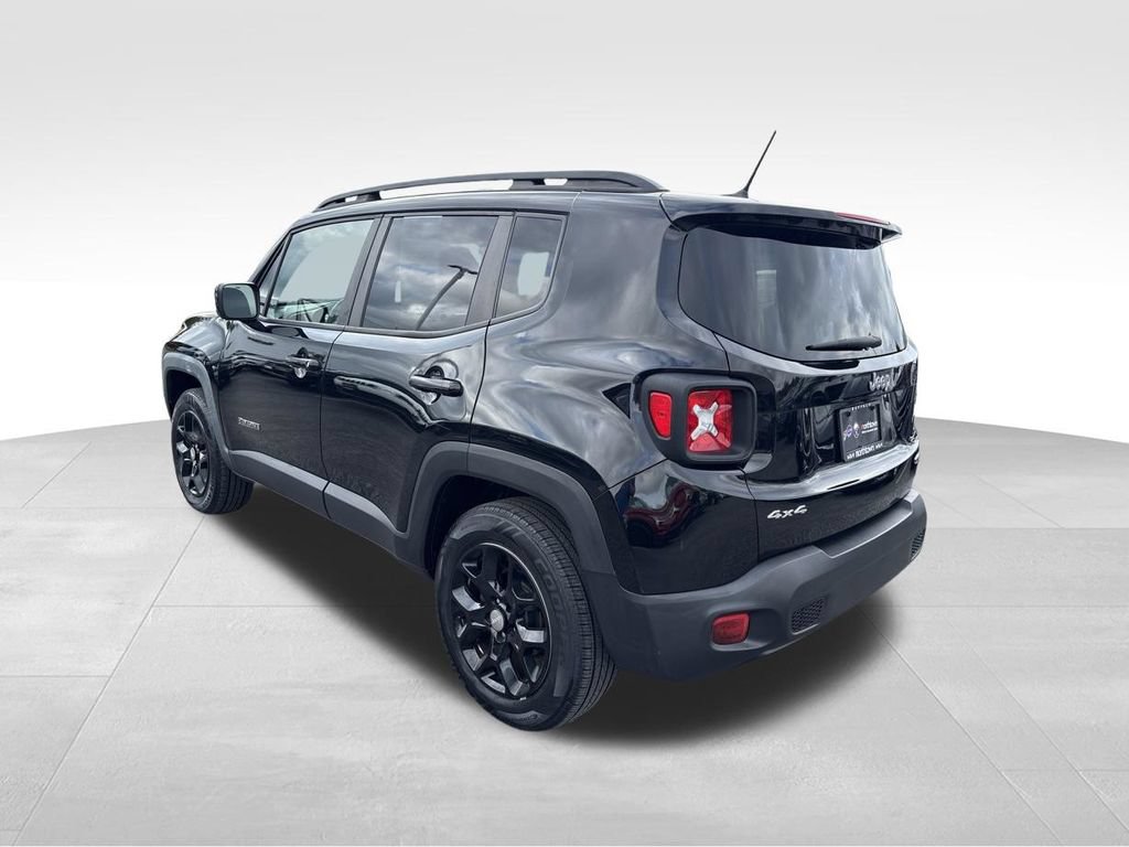 Used 2017 Jeep Renegade Latitude AWD/4WD image 8