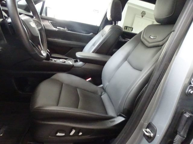 Certified 2024 Cadillac XT6 Premium Luxury w/ Technology Package AWD/4WD image 2