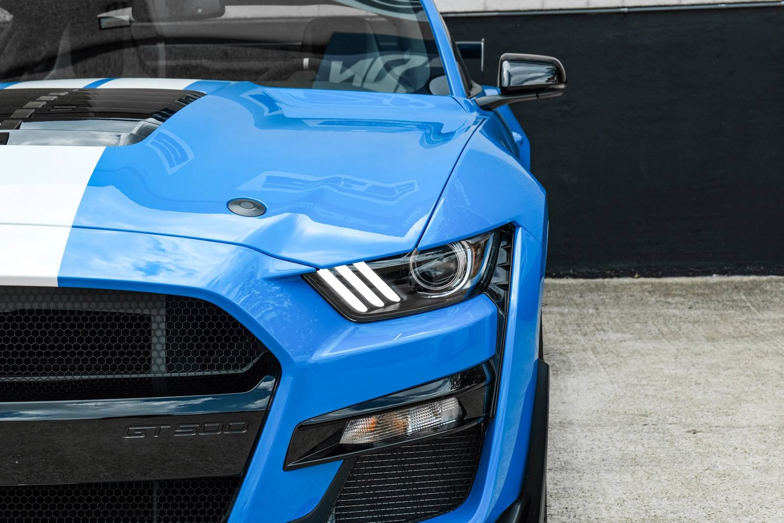 Used 2022 Ford Mustang Shelby GT500 w/ Carbon Fiber Track Pack RWD image 44