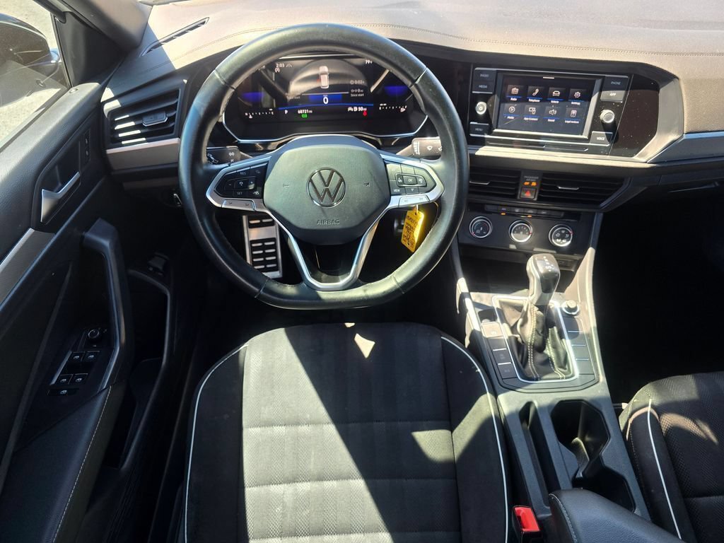 Used 2023 Volkswagen Jetta Sport FWD image 2