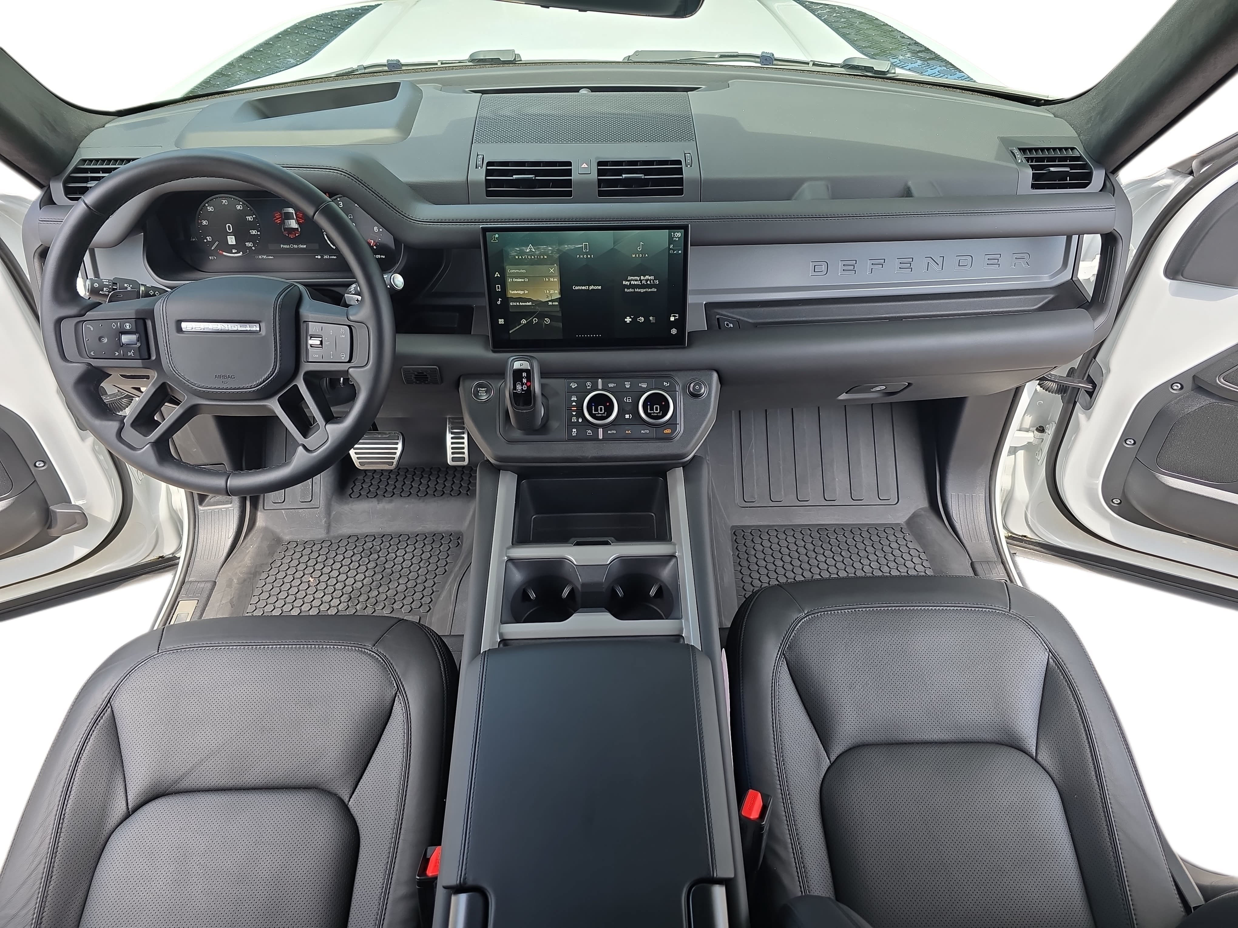 Certified 2025 Land Rover Defender 110 V8 AWD/4WD image 9