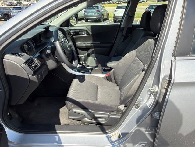 Used 2017 Honda Accord LX image 2