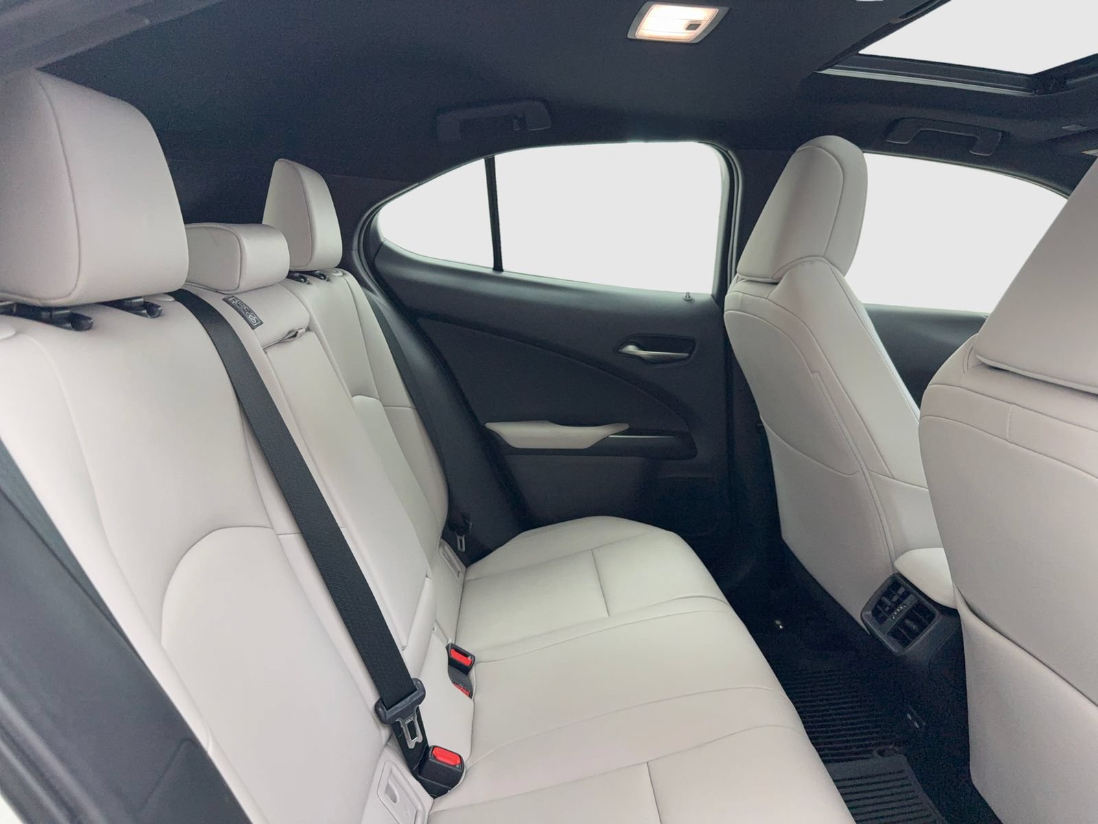 Used 2022 Lexus UX 200 w/ Accessory Package (Z2) FWD image 46