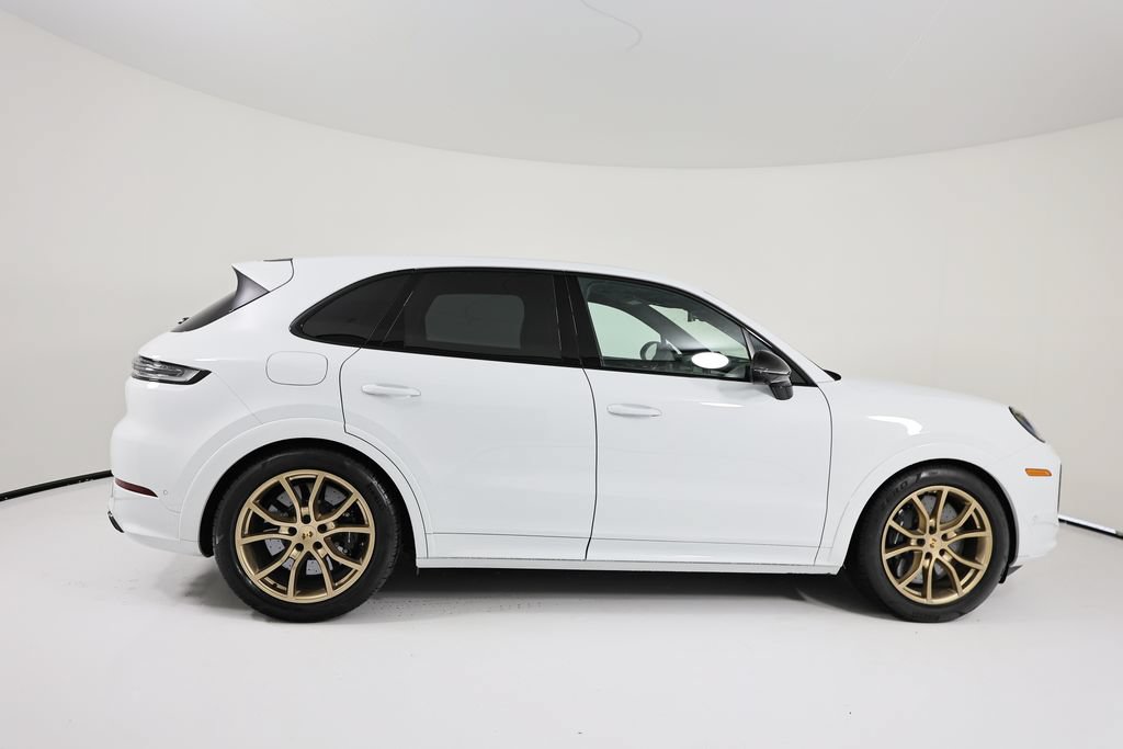 Certified 2025 Porsche Cayenne GTS AWD/4WD image 8