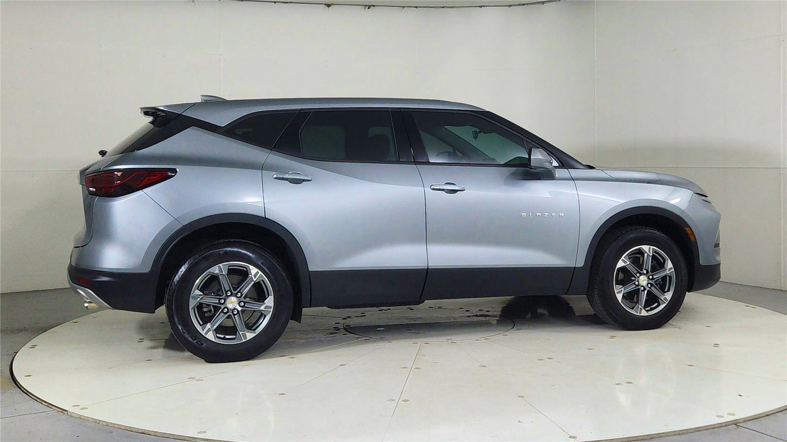 Used 2024 Chevrolet Blazer LT image 7