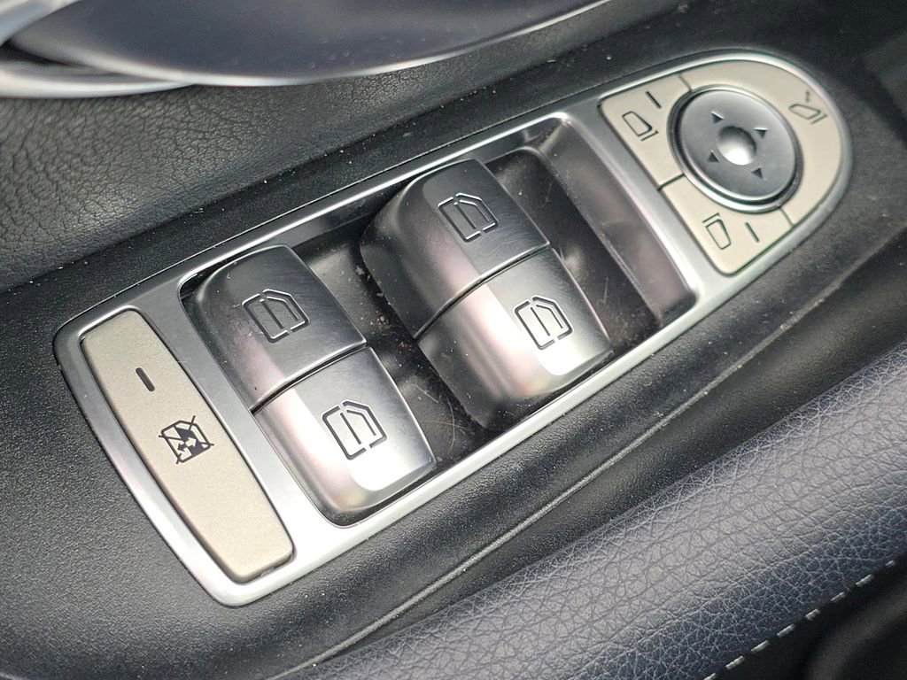 Used 2022 Mercedes-Benz E 350 4MATIC Sedan image 29