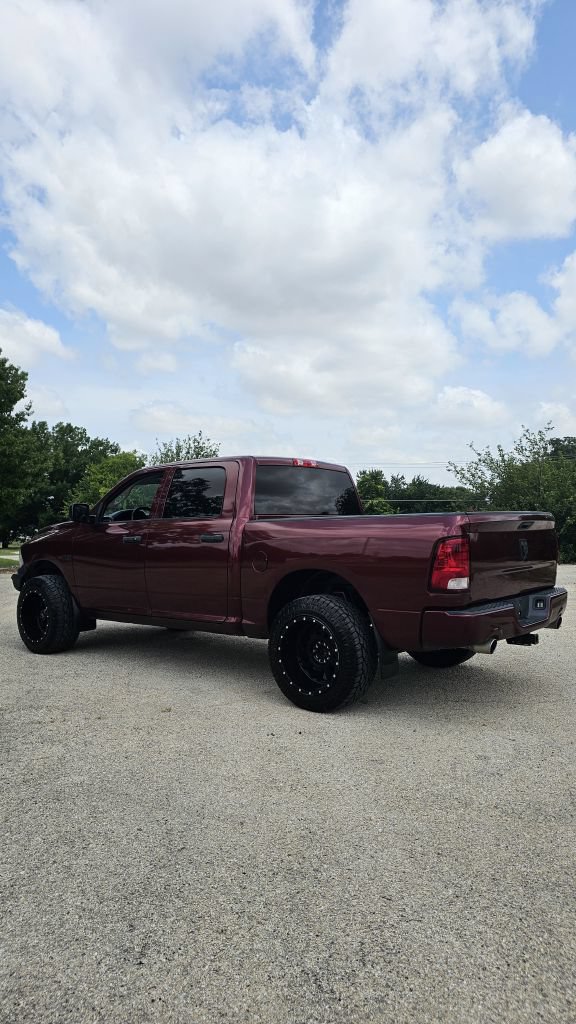 Used 2017 RAM 1500 Express AWD/4WD image 4