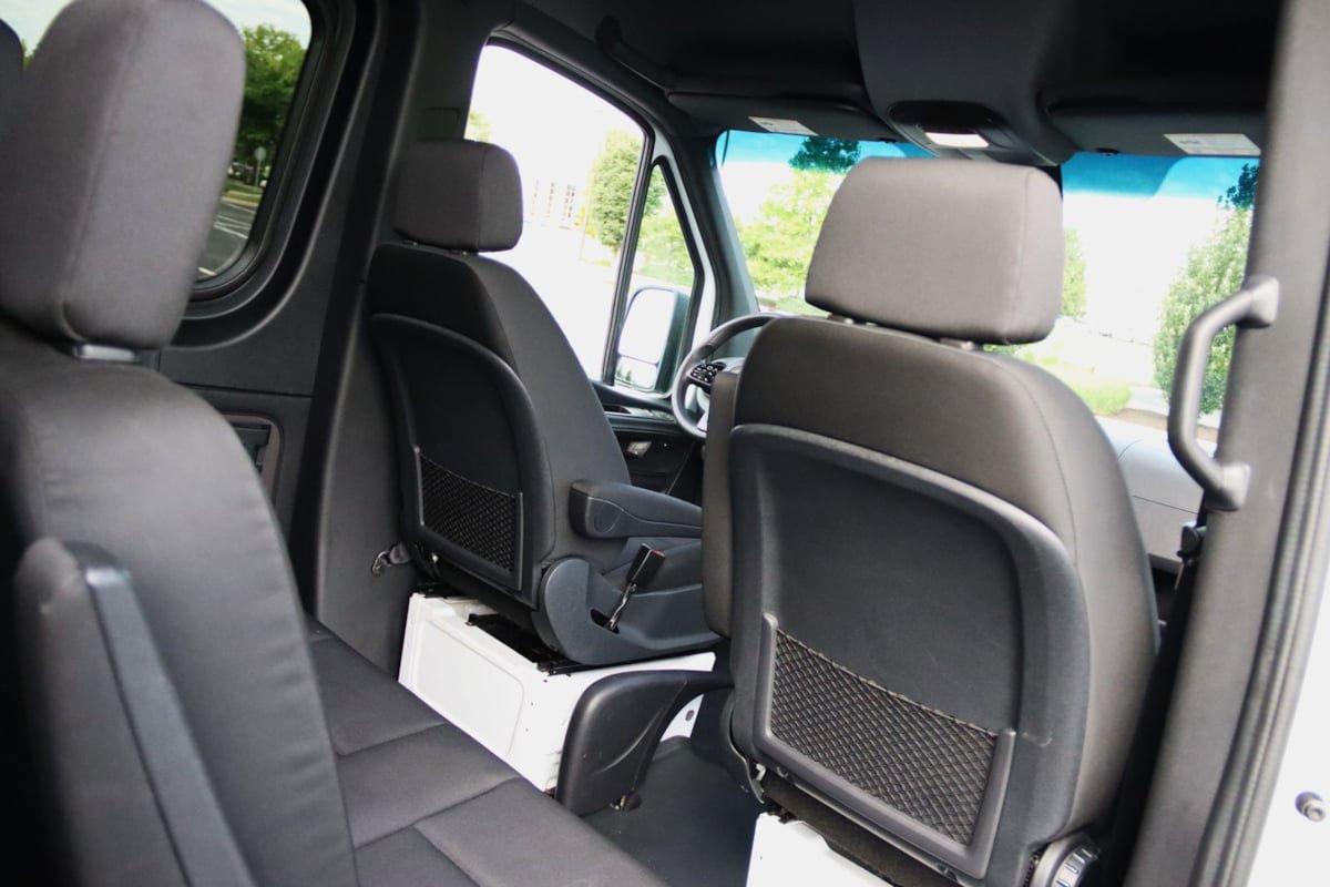 Used 2024 Mercedes-Benz Sprinter 2500 image 38