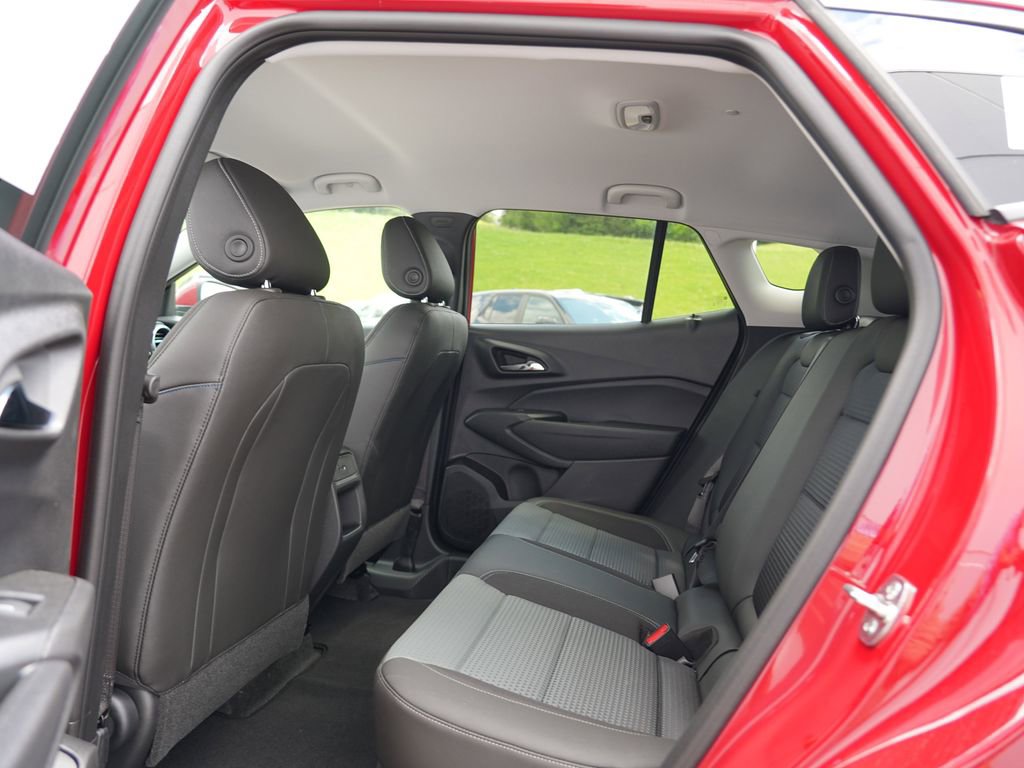 New 2026 Chevrolet Trax LT w/ Driver Confidence Package FWD image 13