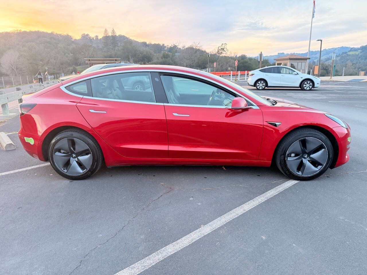 Used 2018 Tesla Model 3 Long Range image 4
