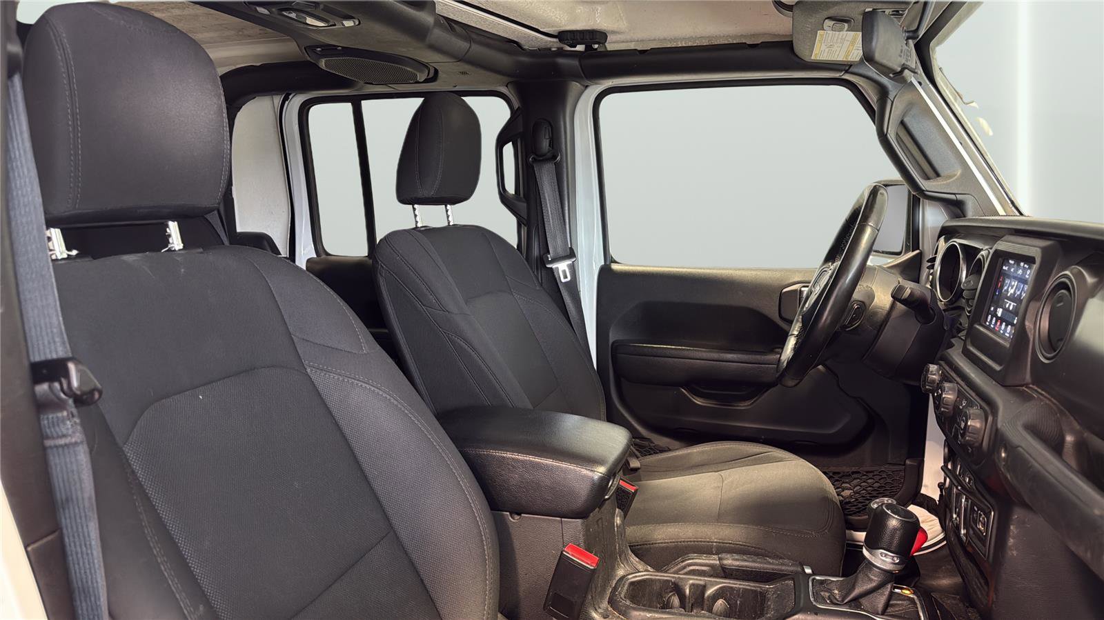 Used 2022 Jeep Gladiator Sport image 15