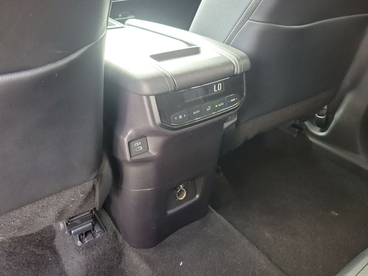 Used 2025 Toyota Grand Highlander FWD image 11