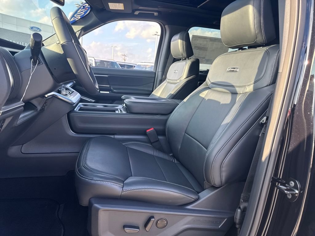 New 2025 Ford Expedition Platinum w/ Stealth Performance Package AWD/4WD image 17