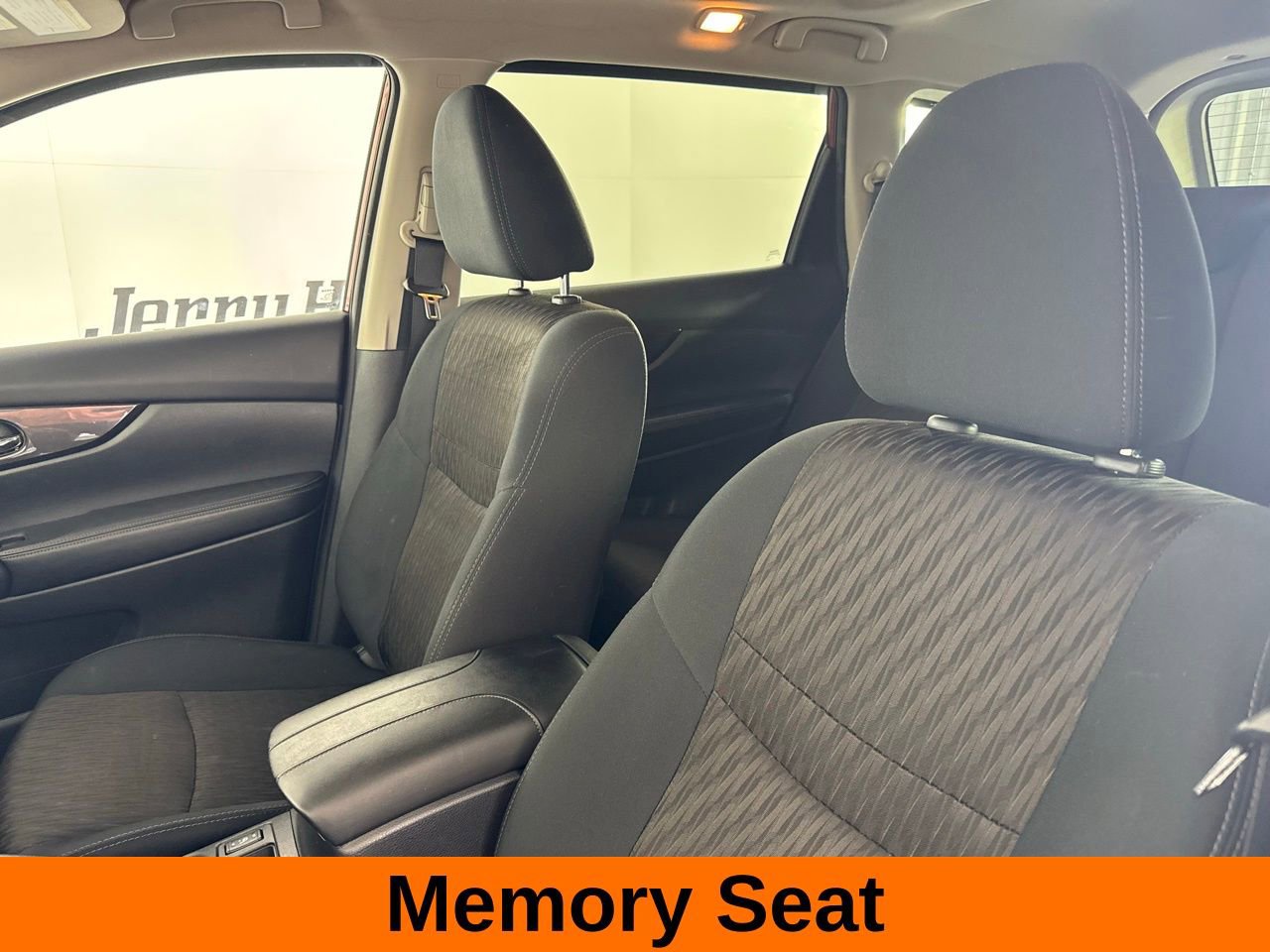 Used 2019 Nissan Rogue SV w/ Sun & Sound Touring Package image 11