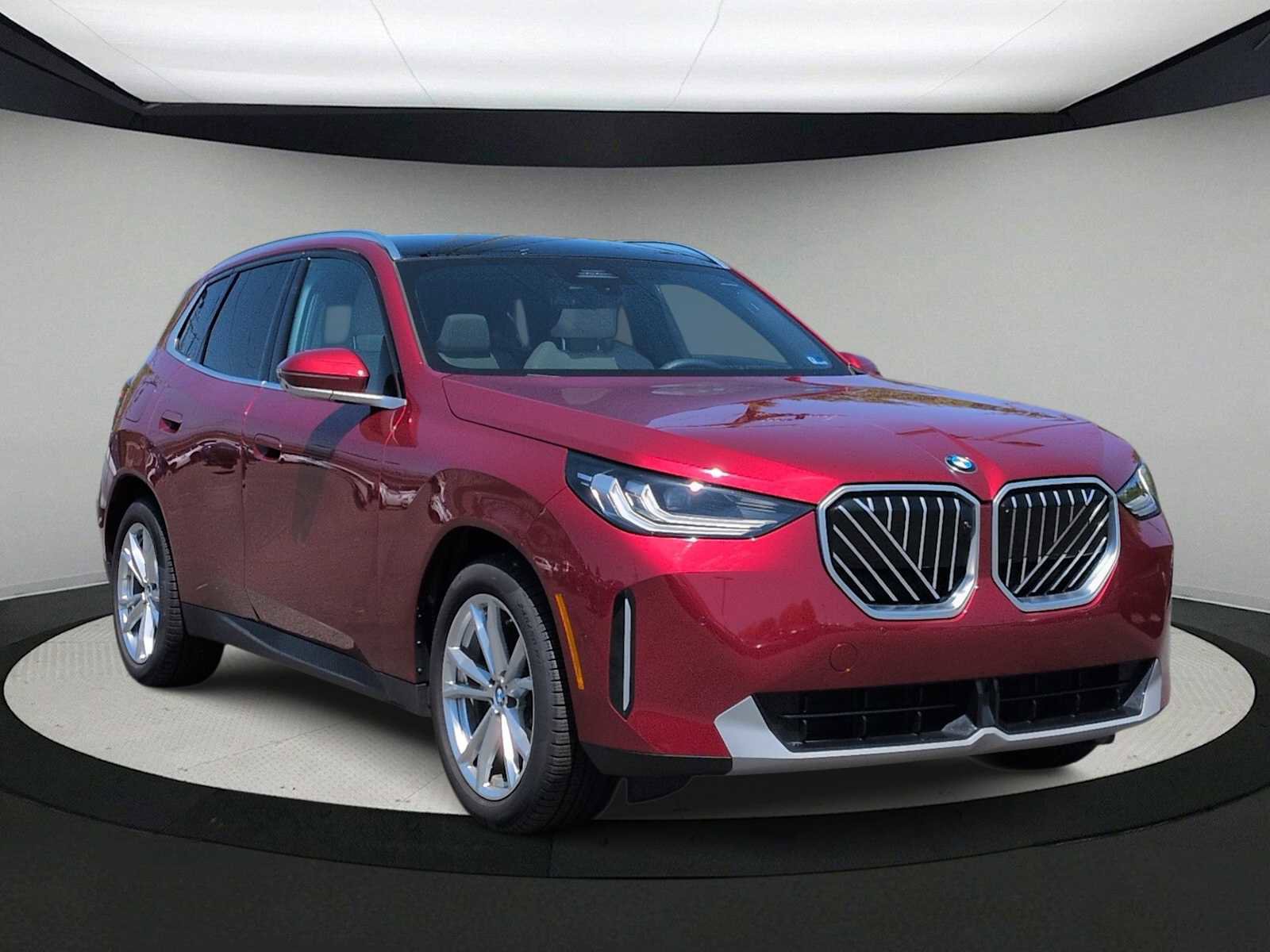 Used 2025 BMW X3 xDrive30i w/ Premium Package AWD/4WD image 2