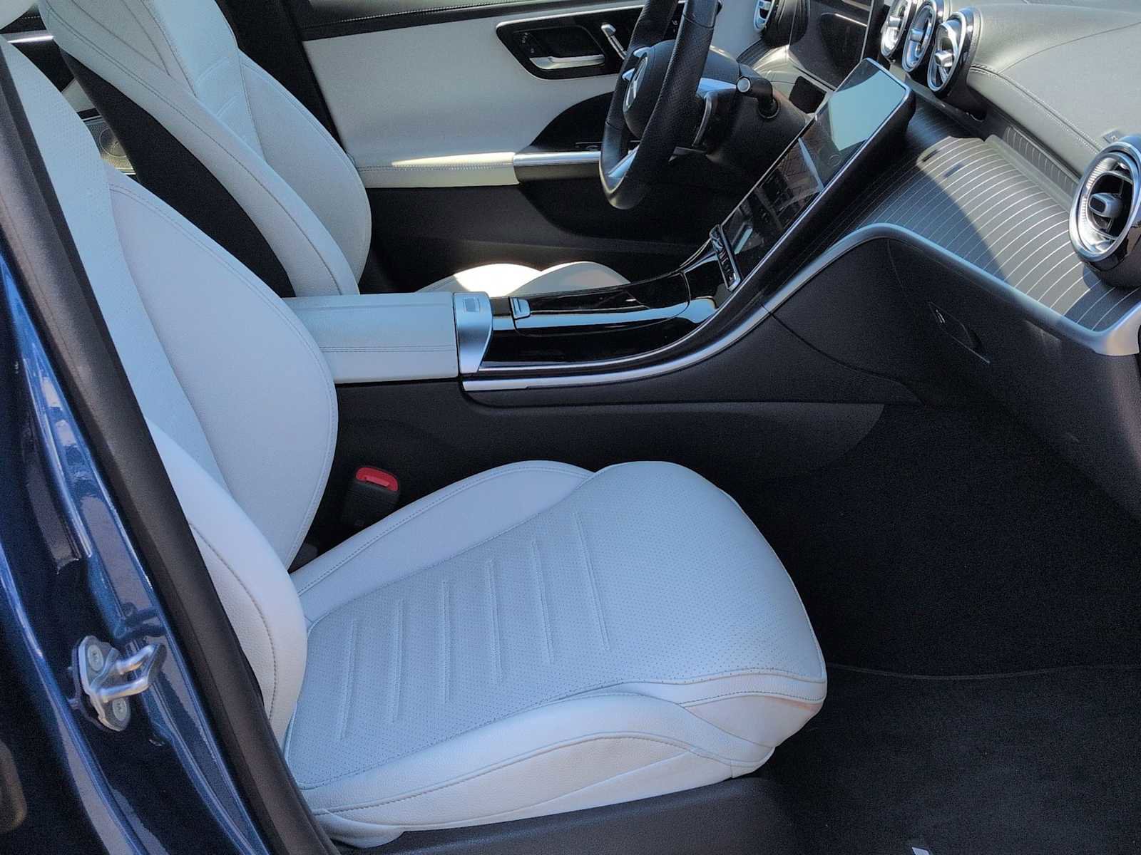 Used 2022 Mercedes-Benz C 300 4MATIC Sedan image 24