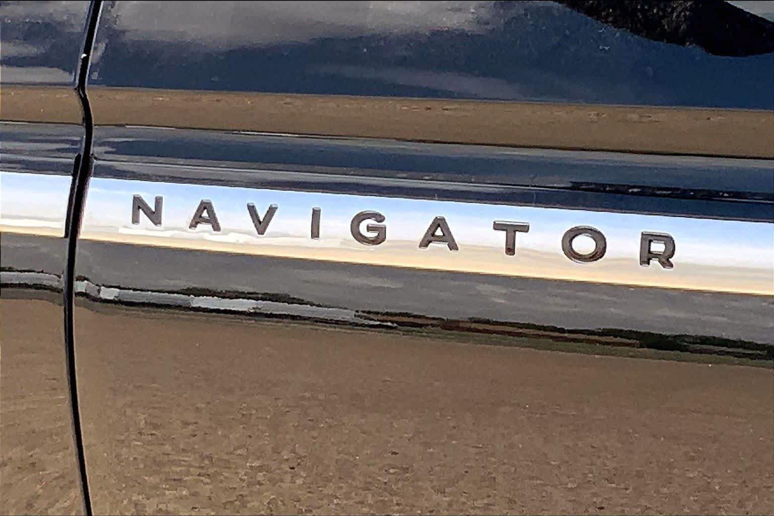New 2026 Lincoln Navigator Premiere AWD/4WD image 15