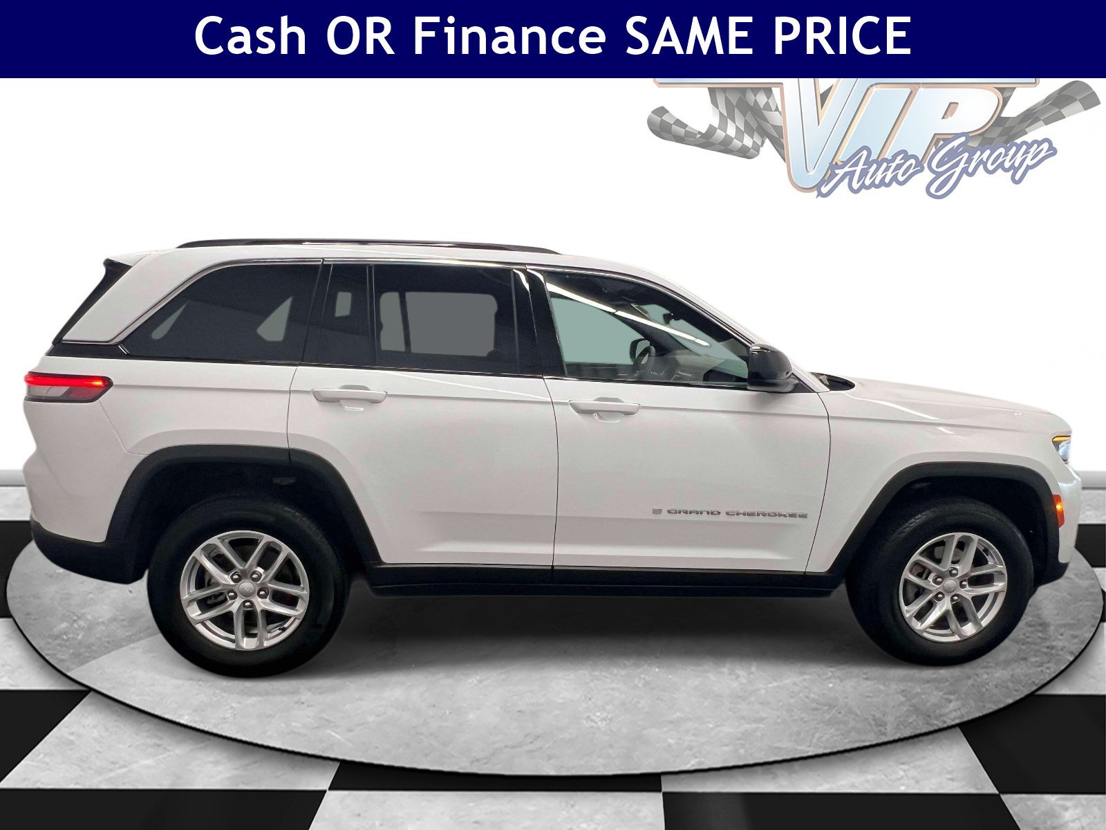 Used 2025 Jeep Grand Cherokee Laredo X w/ Luxury Tech Group I AWD/4WD image 7