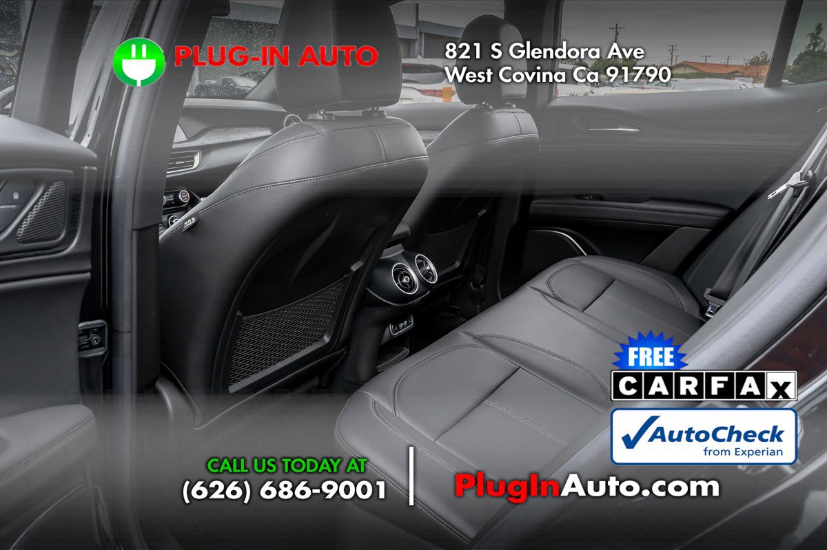 Used 2023 Alfa Romeo Stelvio Sprint image 9