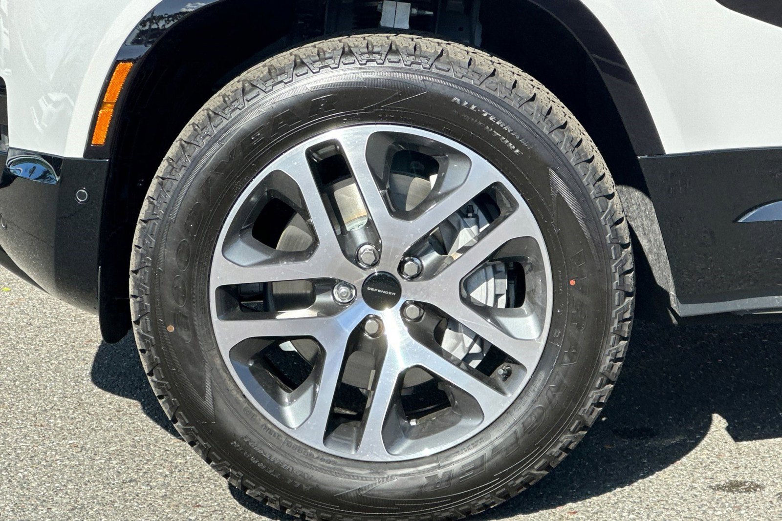 New 2026 Land Rover Defender 130 X-Dynamic SE image 13