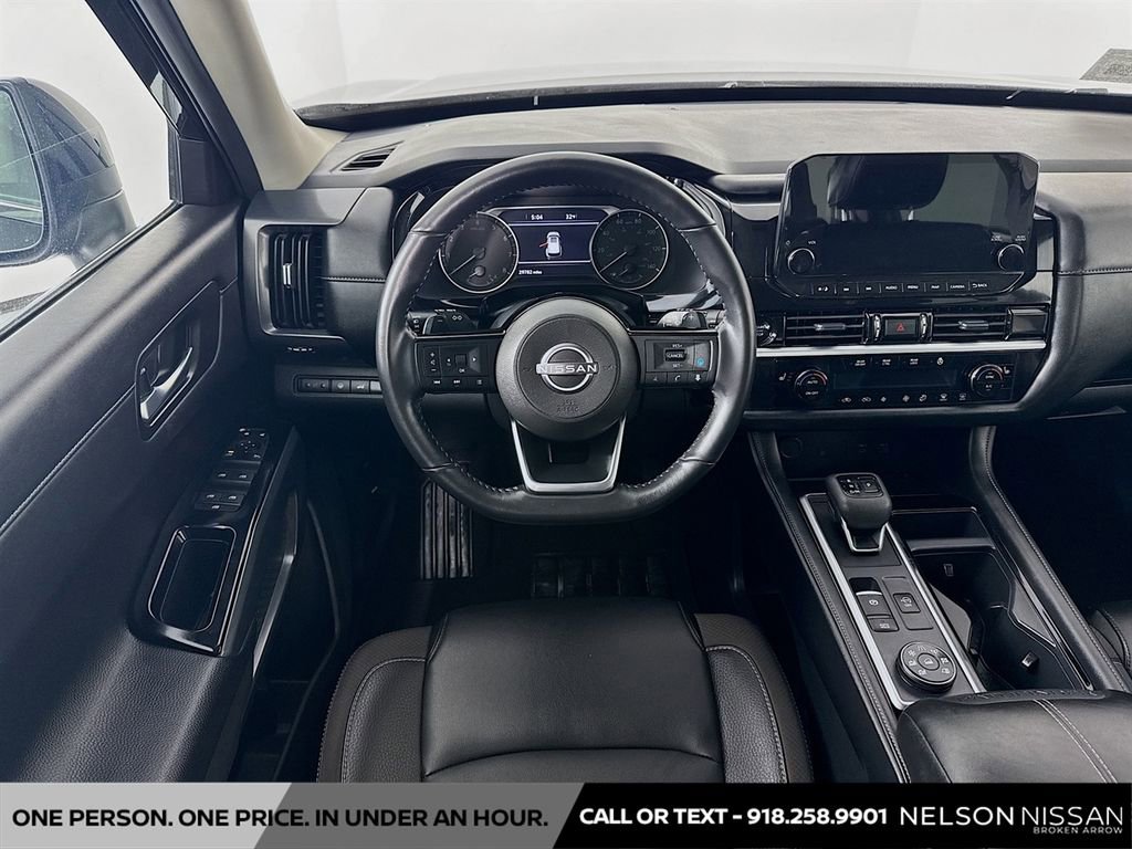 Certified 2025 Nissan Pathfinder SL image 22
