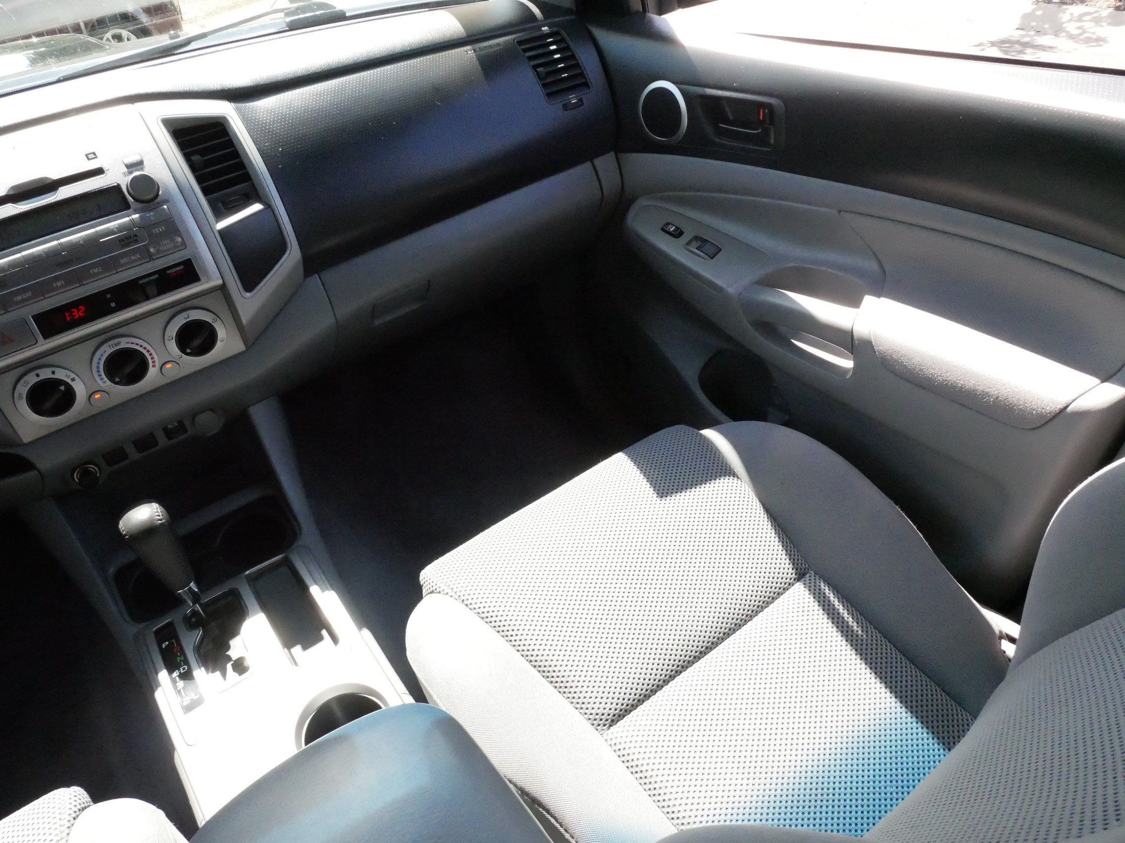 Used 2011 Toyota Tacoma 4x4 Double Cab w/ TRD Sport Pkg w/JBL Audio image 11
