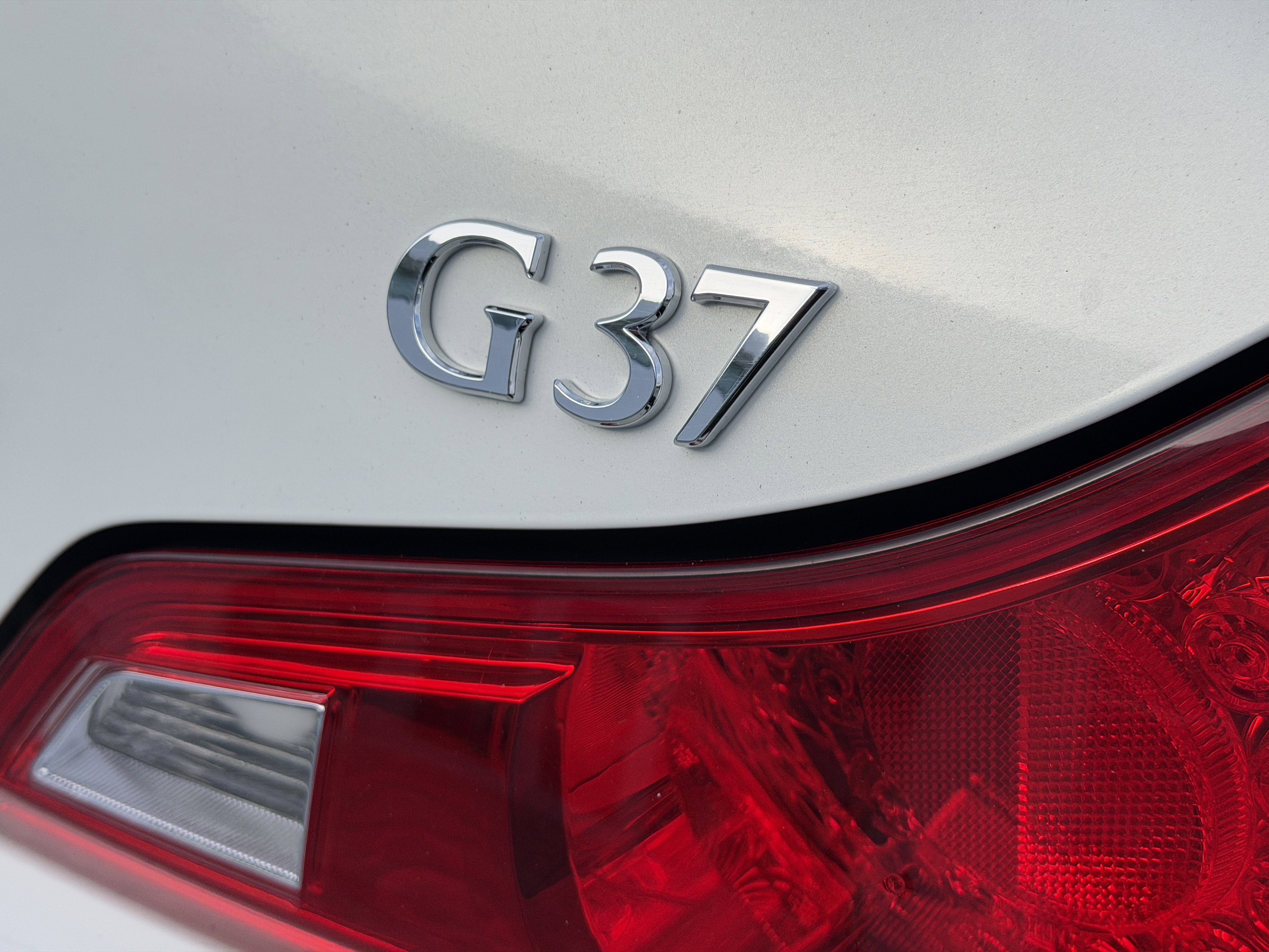 Used 2010 INFINITI G37 Journey w/ Premium Pkg image 10