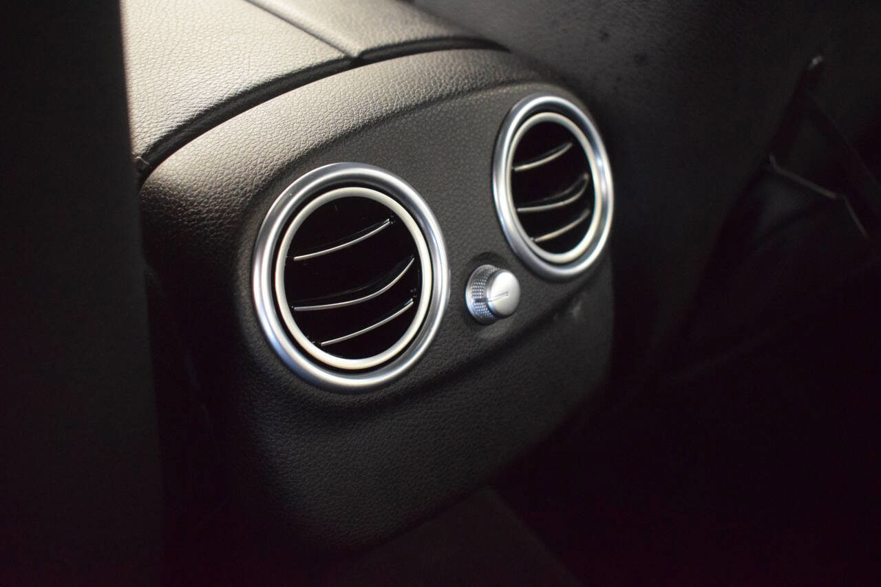 Used 2015 Mercedes-Benz C 300 Sedan image 37