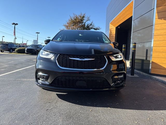 New 2026 Chrysler Pacifica Select image 3
