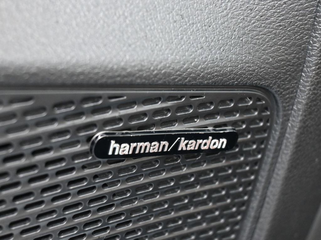 Used 2024 Chrysler Pacifica Pinnacle image 38